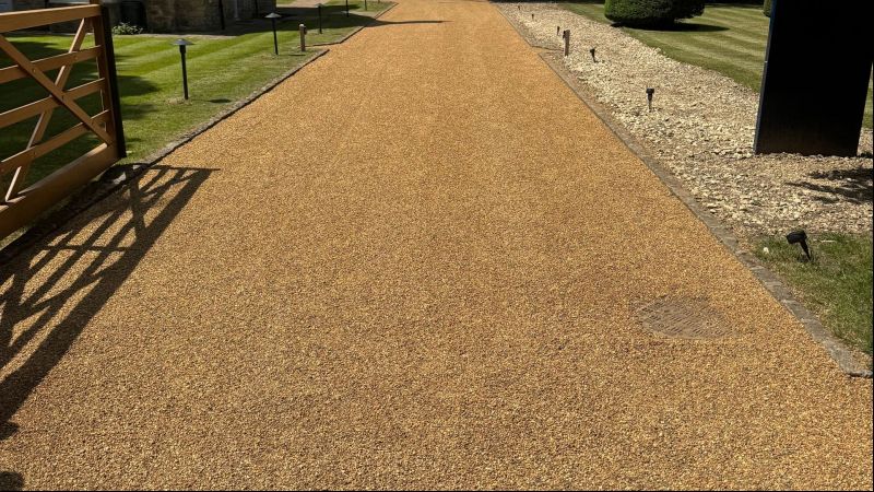 Yarnton manor  Re-surfaced with Hot bitumen and golden gravel 
